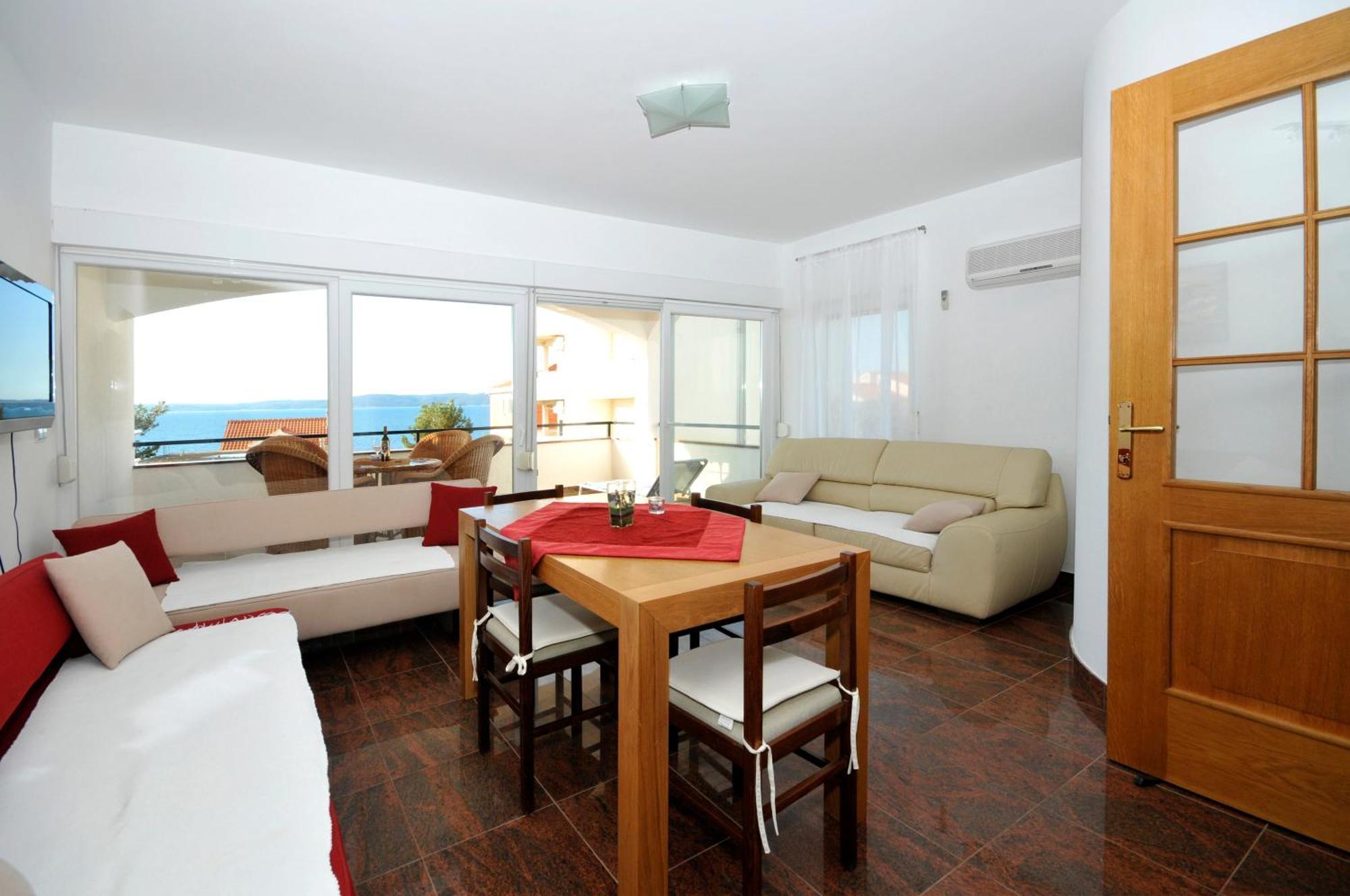 טרוגיר Apartmani Svalina - Seaview And 130M From Beach מראה חיצוני תמונה