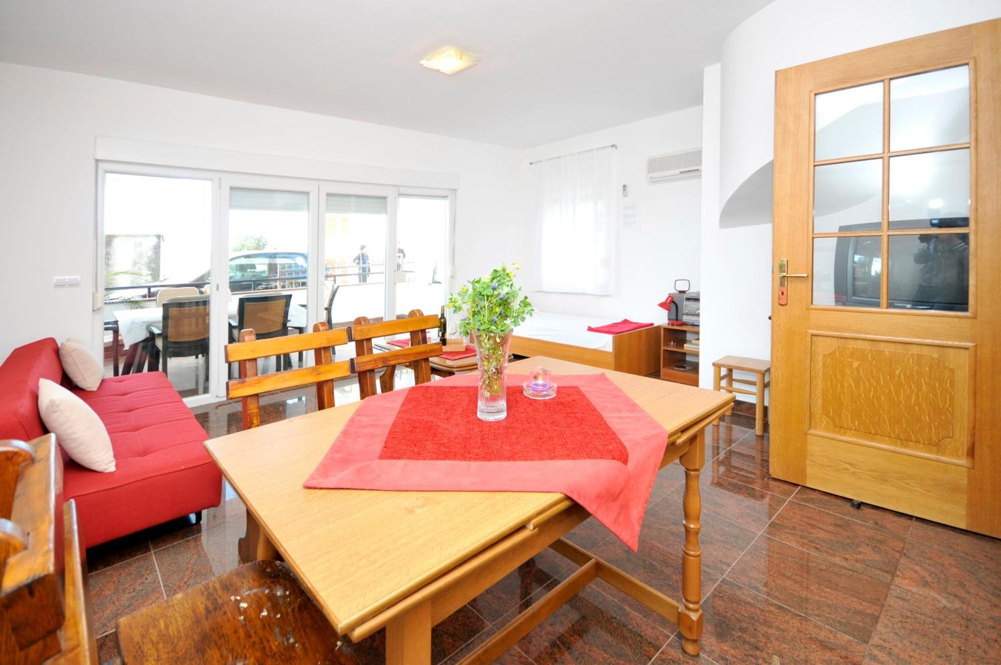 טרוגיר Apartmani Svalina - Seaview And 130M From Beach מראה חיצוני תמונה