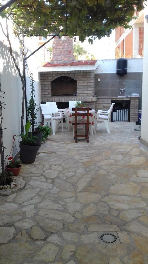 טרוגיר Apartmani Svalina - Seaview And 130M From Beach מראה חיצוני תמונה